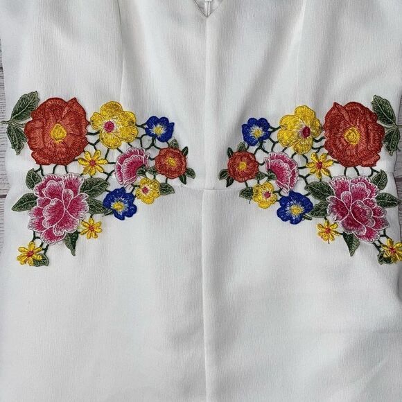 Forever 21 spaghetti strap romper w/floral embroidery white S women - Picture 3 of 13